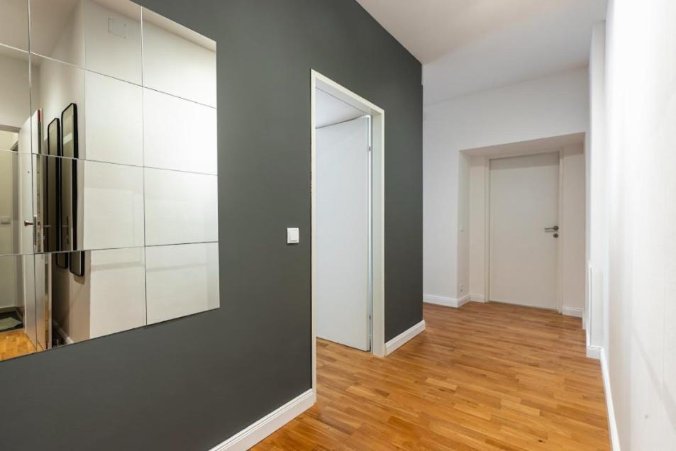 Authentic Apartment Next To Schwedenplatz เวียนนา ภายนอก รูปภาพ